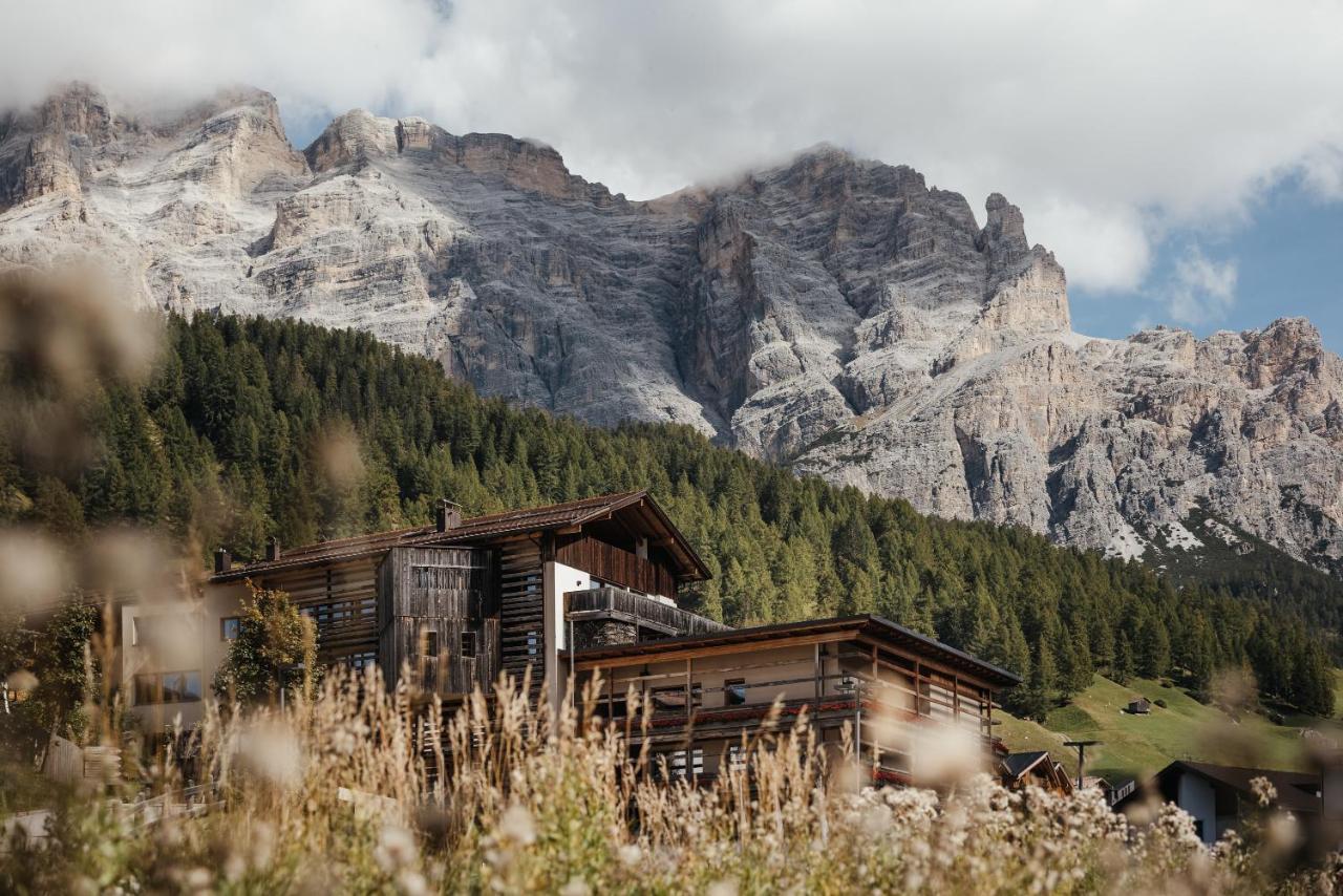 Lagacio Hotel Mountain Residence San Cassiano  Esterno foto
