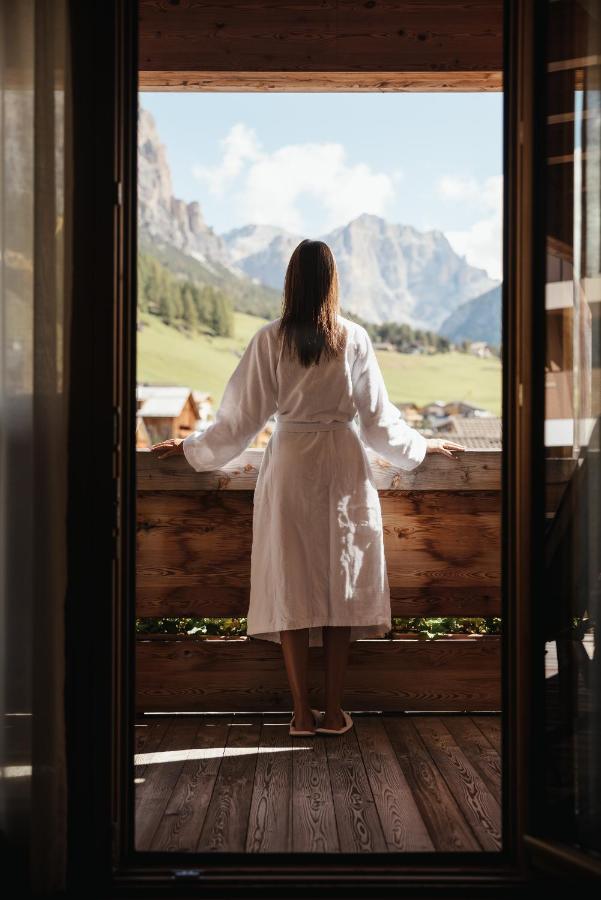 Lagacio Hotel Mountain Residence San Cassiano  Esterno foto