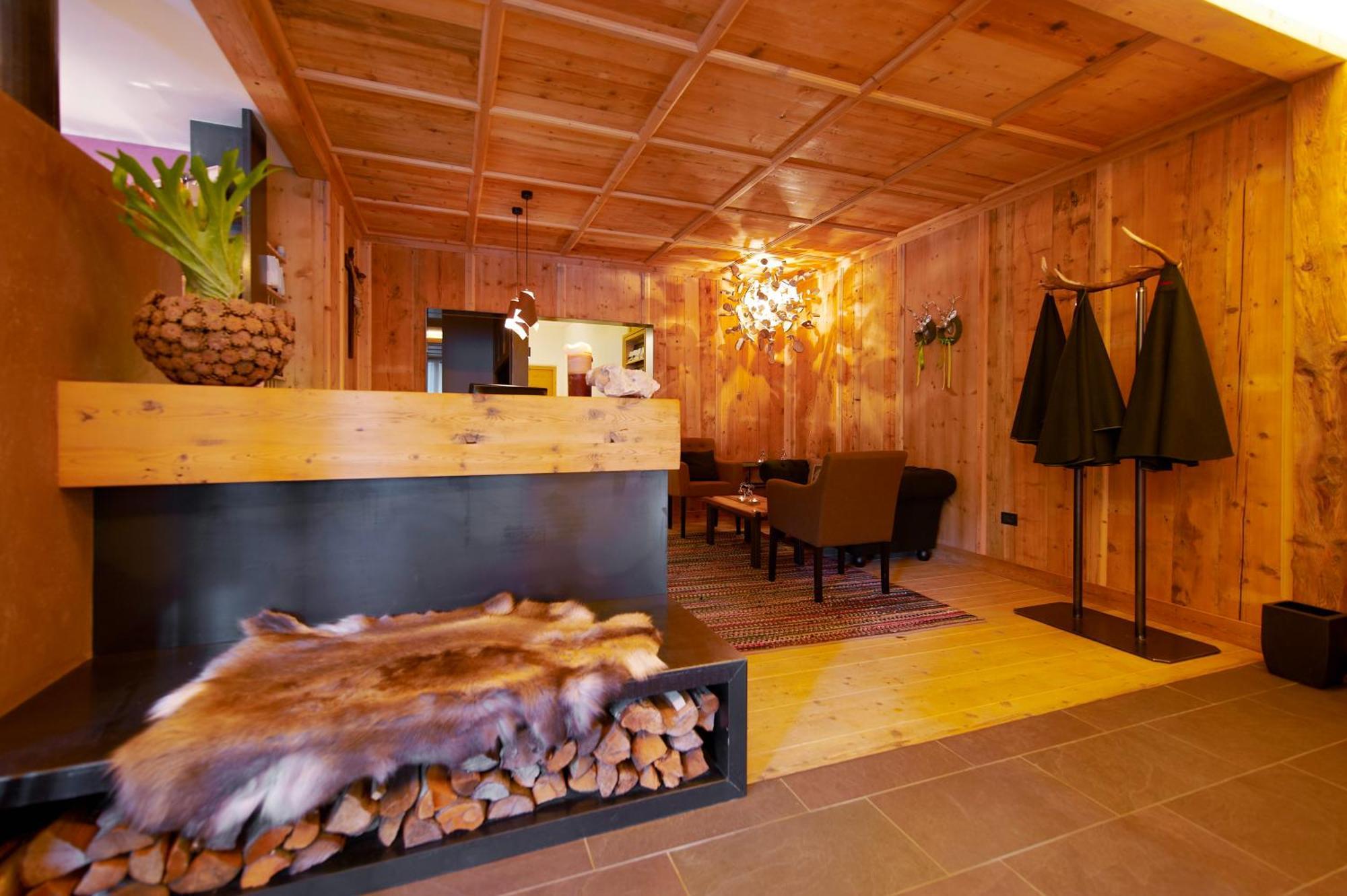 Lagacio Hotel Mountain Residence San Cassiano  Esterno foto
