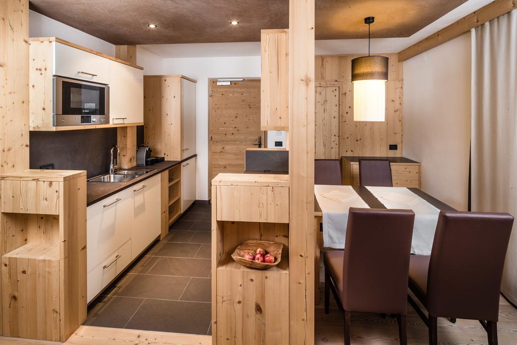 Lagacio Hotel Mountain Residence San Cassiano  Esterno foto