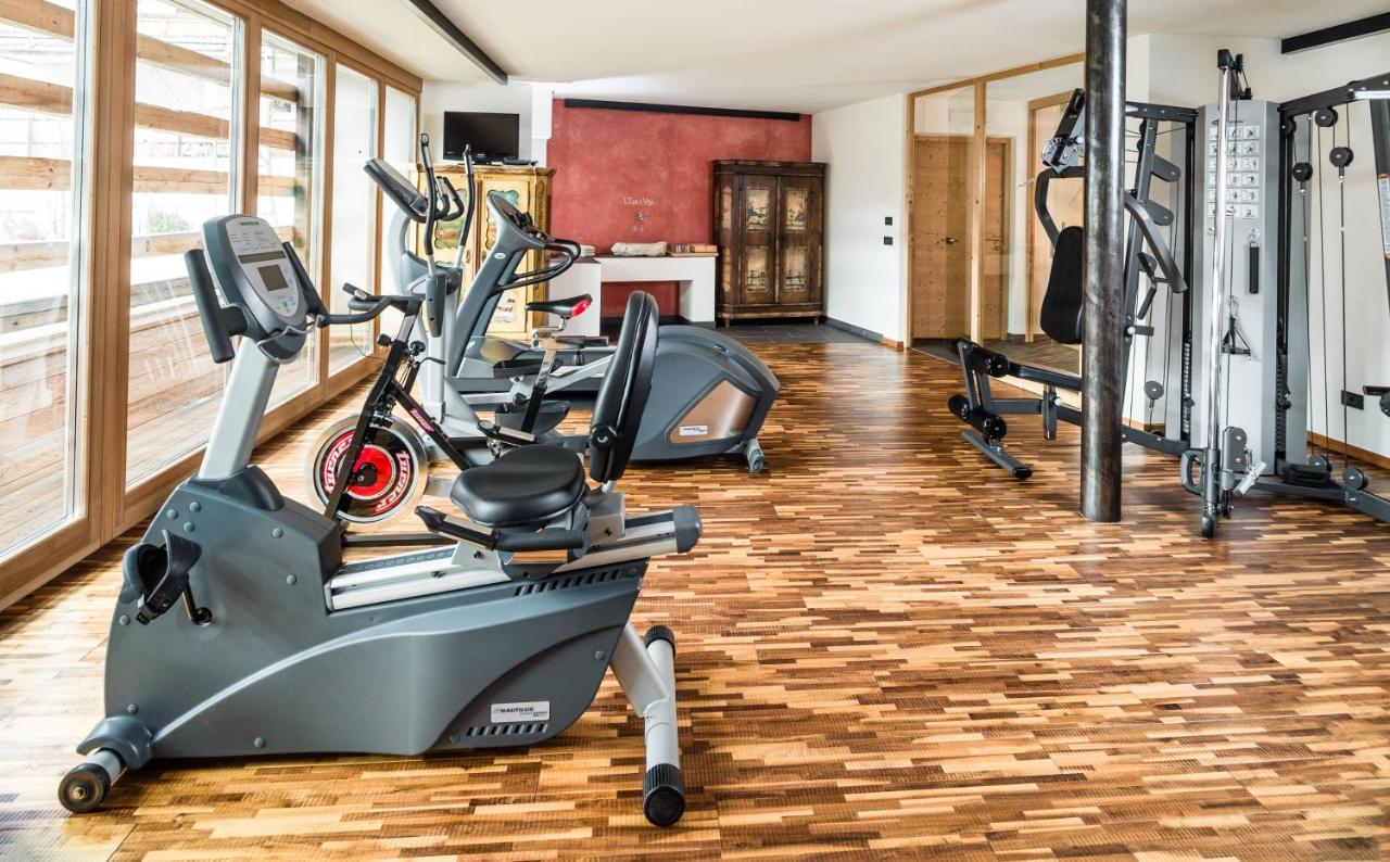 Lagacio Hotel Mountain Residence San Cassiano  Esterno foto